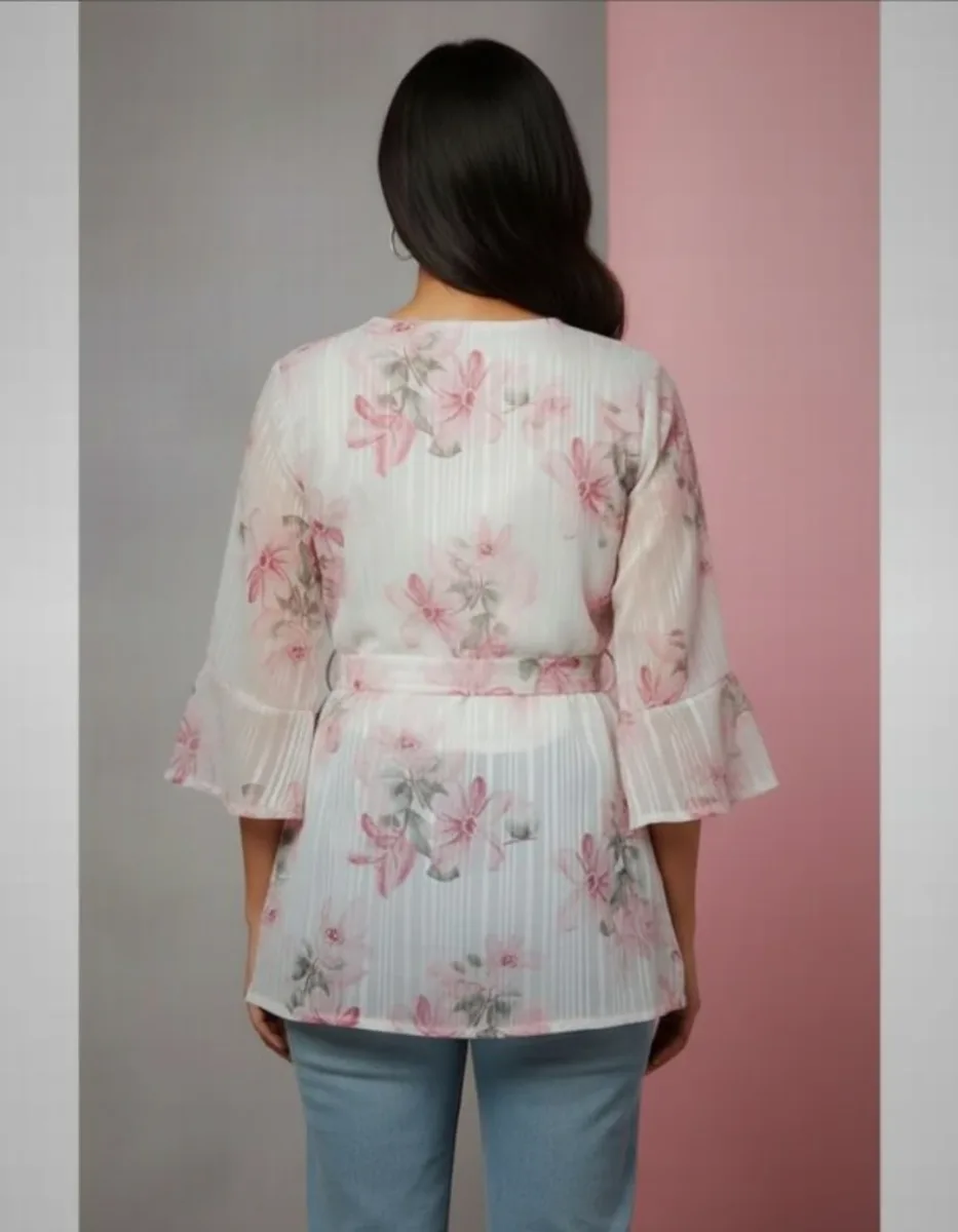 Off-White & Pink Floral Printed Women's Fashion Top – Stylish & Elegant Casual Wear
