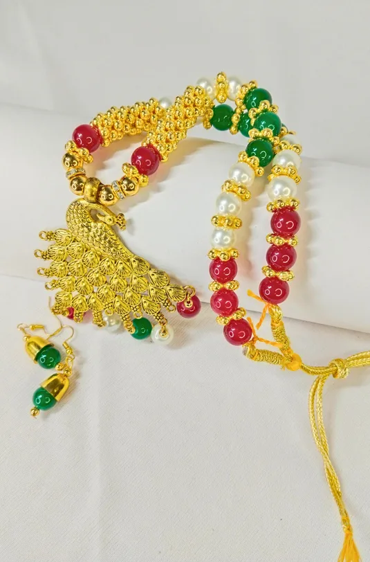 Traditional Green Bead Gold-Plated Necklace with Earrings