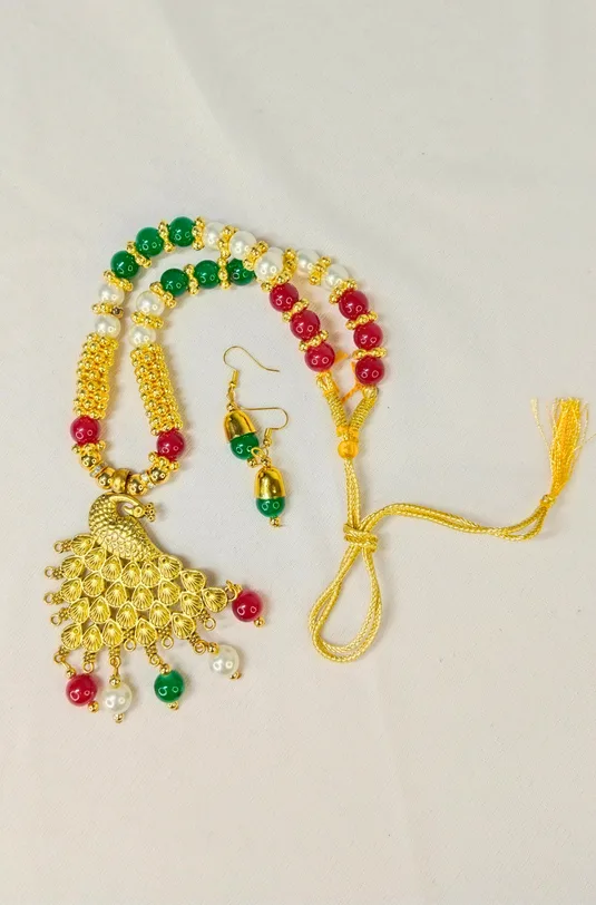 Traditional Green Bead Gold-Plated Necklace with Earrings