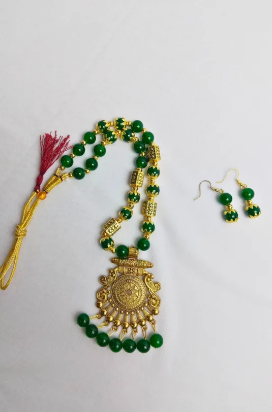 Traditional Bridal Gold-Tone Necklace with Colorful Beads