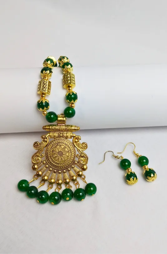 Traditional Bridal Gold-Tone Necklace with Colorful Beads